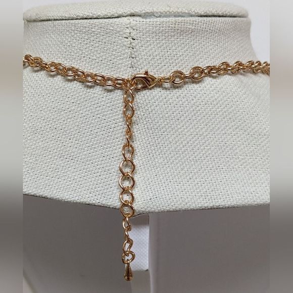 Crystal Pendant Necklace   - Picture 6 of 6